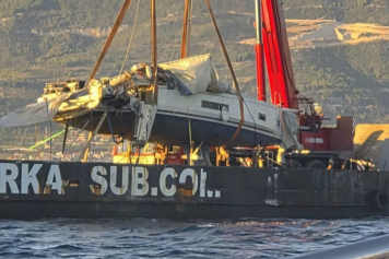Wrack vor Šolta aus 60 Metern gehoben