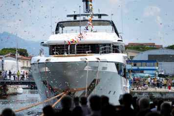 Benetti erweitert in toskanische Werften