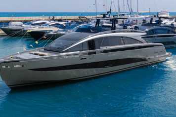 Vize-Flaggschiff der Sport-Utility-Reihe gewassert