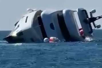 New 24 metre shipyard - first taking on water, then capsizing