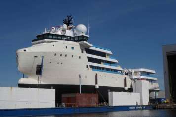 Vom Offshore-Versorger zur Superyacht