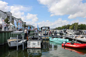 Über 150 Boote in Werder