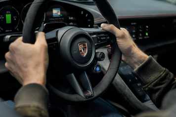 Porsche E-Shift simuliert Achtgang-PDK im Taycan