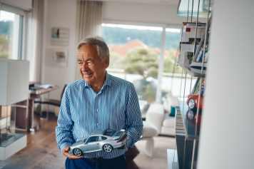 IM DREHZAHLBEGRENZER MIT ... JÜRGEN PIPPIG - »Dieses WIR-GEFÜHL bei Porsche war besonders«