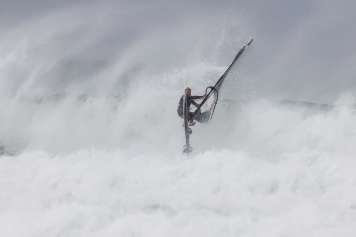 Die spektakulärsten Windsurf-Crashes