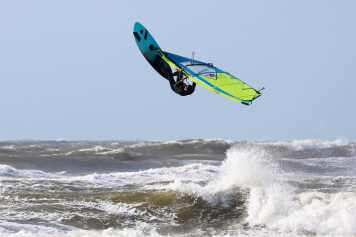 We One We Wave 83 - kompaktes Springpferd