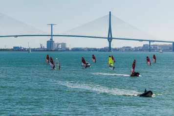 Leichtwind-Auftakt in Cadiz - Moritz Schleicher auf Platz fünf