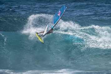 Der Deutsche Leon Maethner aus Kiel gewinnt Pro Junior Boys Division auf Maui