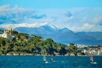 25 Windsurfspots um Cannes, Nizza & St. Tropez
