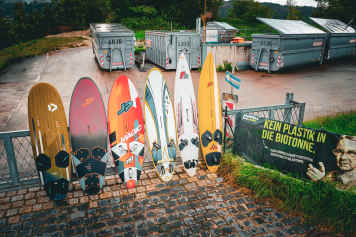Old vs new - these classic cars are part of the test in surf 10-2025