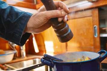 Bouillabaisse auf zwei Flammen – So gelingt der Klassiker in der Pantry