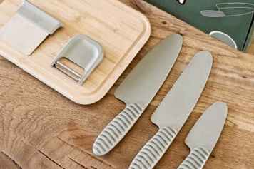 HeatsBox und Kindermesser-Set für sicheres Kochen an Bord