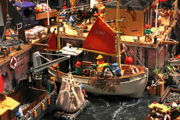Maritime Geschichte in sieben Playmobil-Welten