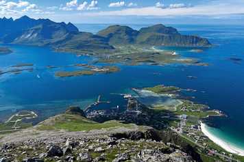Semesterferien unter Segeln -Sommer in den Lofoten
