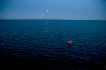 Comment se passe une nuit dans un radeau de survie