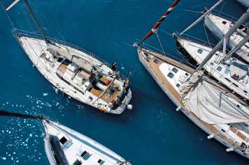 Harbour manoeuvres step by step - basics and tricks. Register here now!