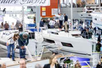 Sailing boats, water sports & family fun