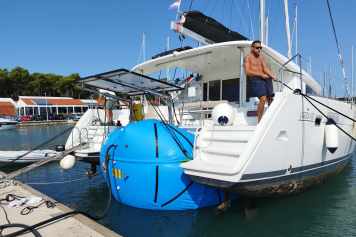 Lifehack mit Liftbag - Antriebswartung am Liegeplatz mit Luftkissen statt Kran