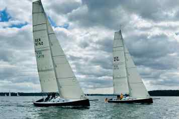 Carbon trifft Classic - Performance-Retroklassiker schwimmt und segelt