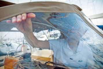 Sprayhood reinigen – So entfernen Sie Stockflecken und Algen