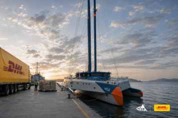 DHL verschickt Pakete per Trimaran nach Amerika