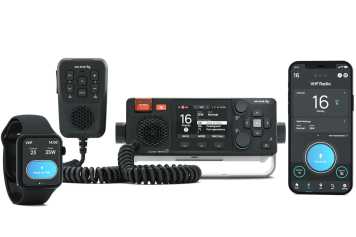 Em-Trak X100, UKW-Funkgerät mit AIS-Transponder und App-Steuerung