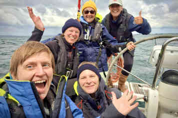 Praxistipps für Frauen zum selbstbewussten Führen einer Yacht