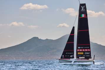 Kleiner Cup-Gipfel in Neapel, Venedig-Premiere für “Sail”