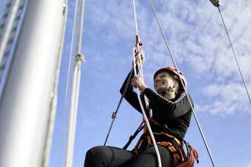 Sicherungsleinen und Klettergurt für Segler