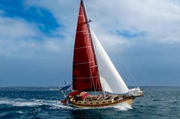 Traumboot zweier Generationen und zugleich Museum unter Segeln