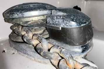 How to service the anchor windlass - step-by-step instructions