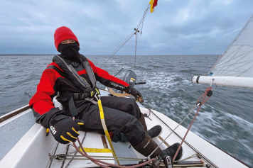 Sailing team dares an inspiring experiment in winter