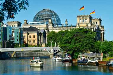 Of barriers and escape attempts - how the Berlin Wall restricted boating