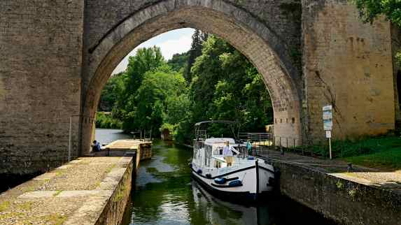 Von Cahors nach Caïx – mit dem Charterboot auf dem Lot