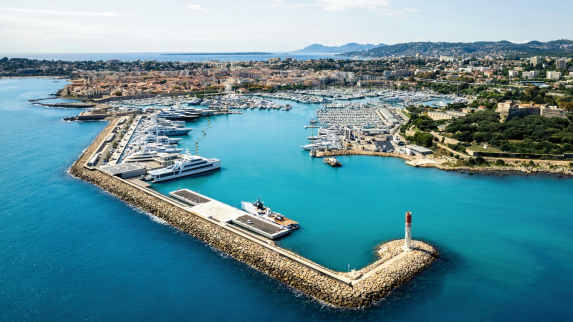 Top spot in the Mediterranean - Port Vauban in Antibes