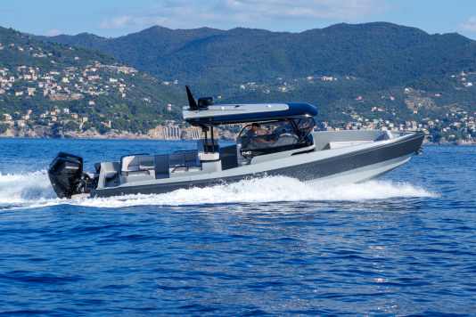 MED Group baut Chaseboote mit Militär-DNA