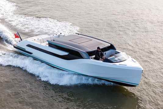 Sportliche Limo mit Amels-80-Genen