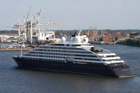 Expeditionsyacht “Scenic Eclipse II” macht Halt in Hamburg