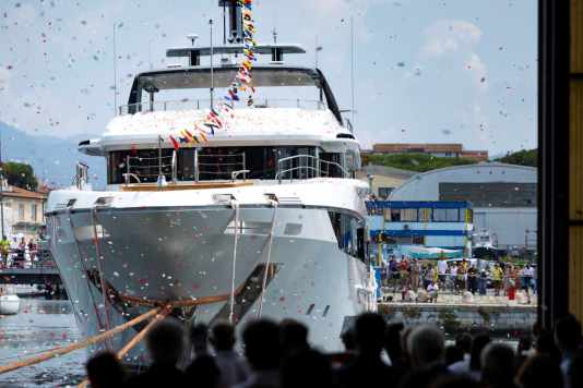 Benetti erweitert in toskanische Werften