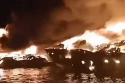Feuerkatastrophe zerstört Luxusyachten in türkischer Marina