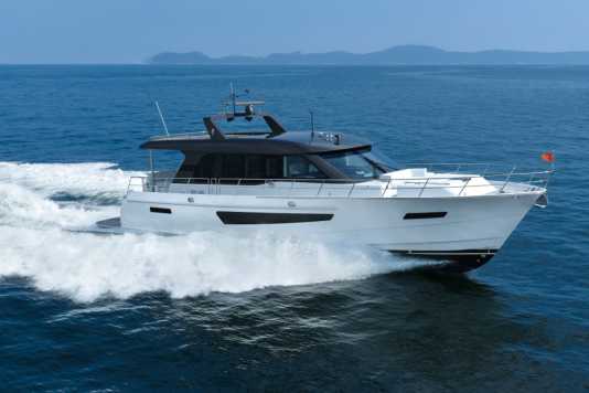 Sportliche CLB65 SUV ohne Flybridge
