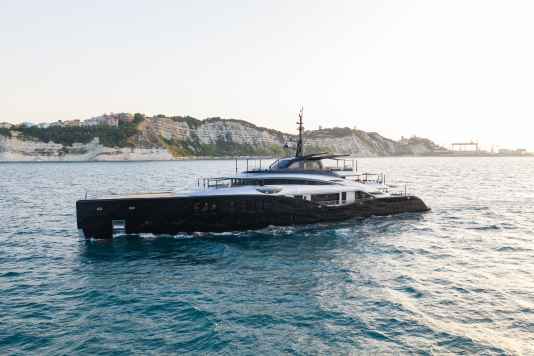 ISA Yachts liefert 67-Meter-Flaggschiff aus