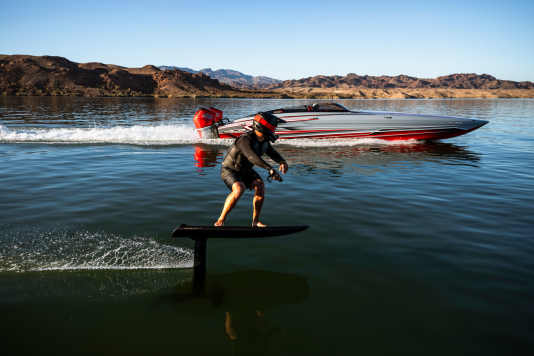 Foiling fun at 30 knots