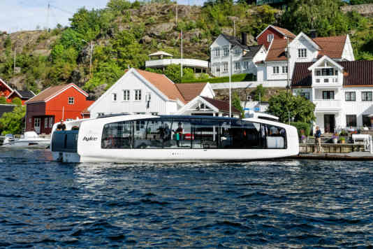 Elektrofähre transportiert 41.000 Passagiere in 14 Monaten