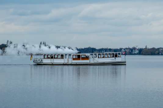 Not-OP für Hamburgs Kult-Schiff – mitten in einer Wohngegend