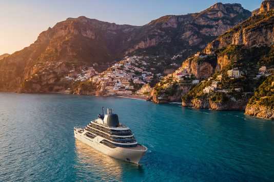 Exklusiver Yachtliner mit 79 Suiten