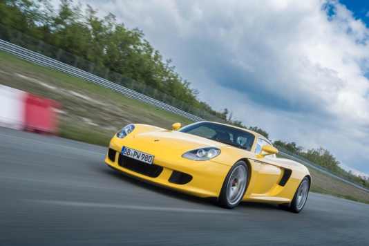 Rennsport-V10 mit zehn Zylindern für die Straße