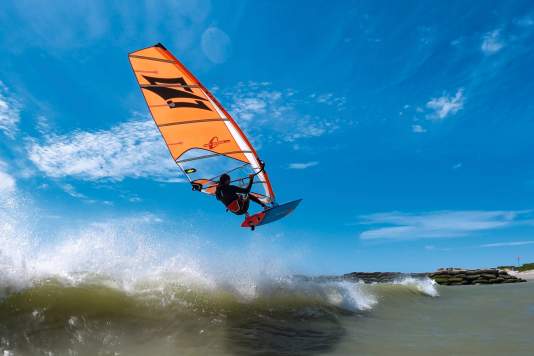 Acht 95-Liter-Allrounder für Bump & Jump, Welle und Flachwasser