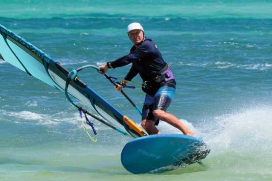 Caps, hats and scarves for surfing put to the test