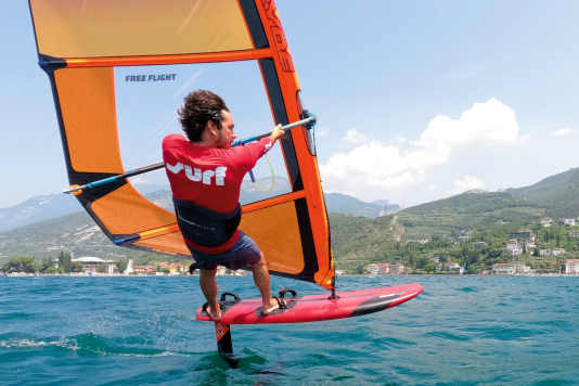 Starboard E-Type 2 1400 UCS in test - Heavy Lifter